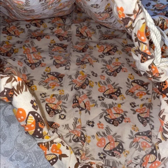 Vintage Mushroom & floral design Laundry bag with drawstring. - Picture 4 of 4